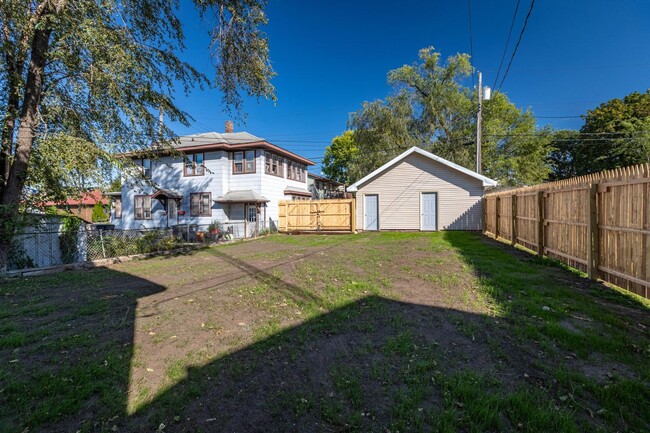 Building Photo - Remodled 3 Bedroom House with Fenced Yard