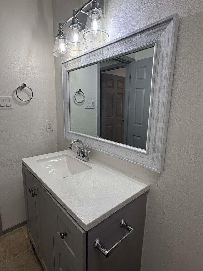 Building Photo - 5500 McPherson Rd