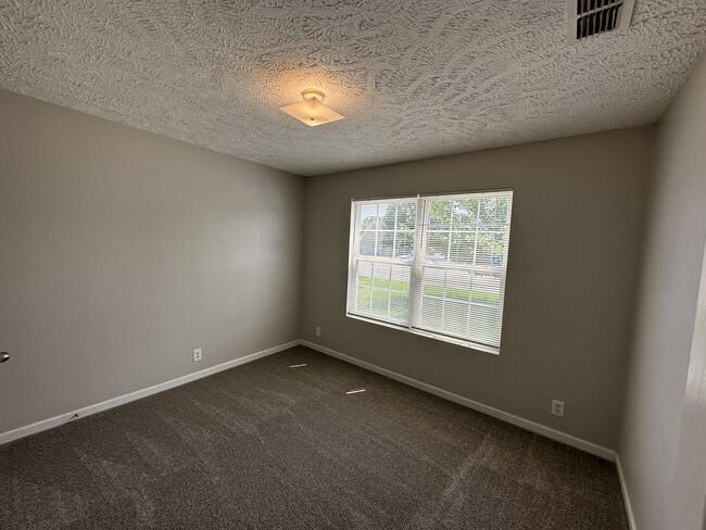 Building Photo - 2815 Elijah Dr