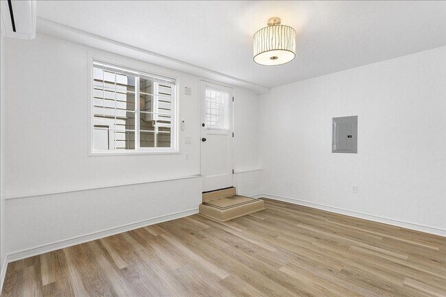 Building Photo - 1443 Stanton St