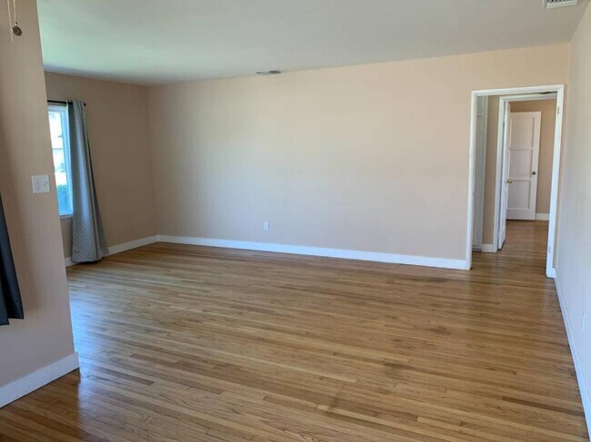 Building Photo - 2.0 bedroom in Rosemead California 91770