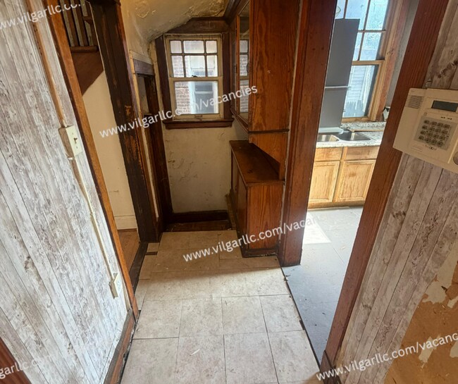 Building Photo - FOR SALE - 3 bedrooms • 1 bathroom