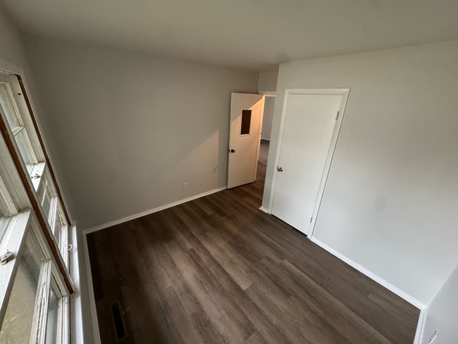 Building Photo - Legion Park