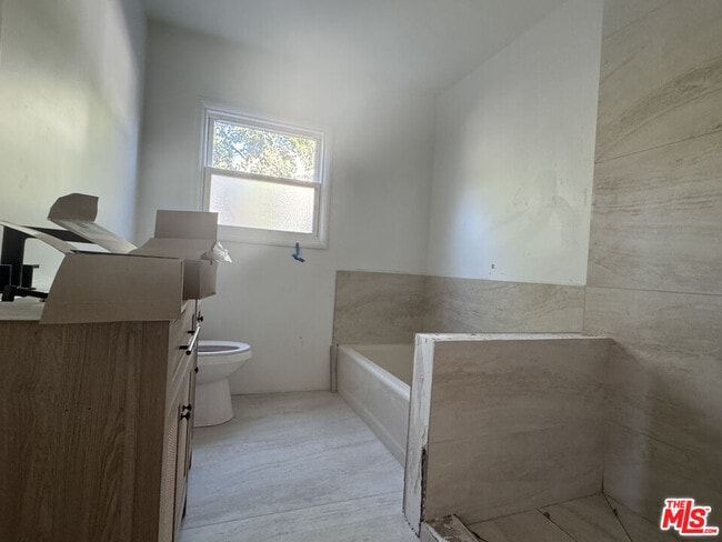 Building Photo - 5818 Morella Ave