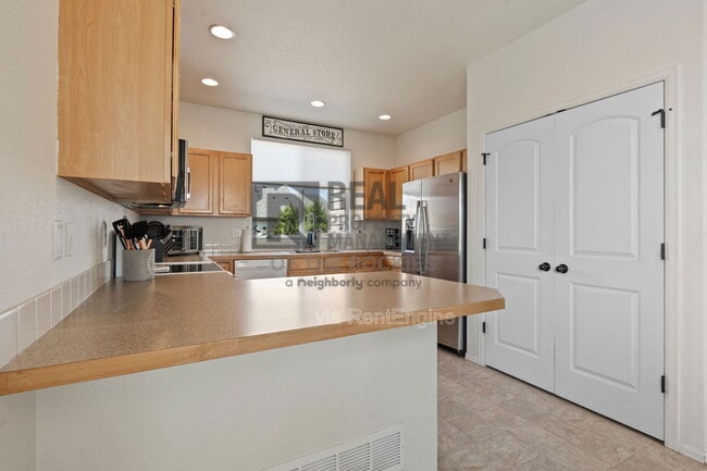 Building Photo - 7235 Andover St