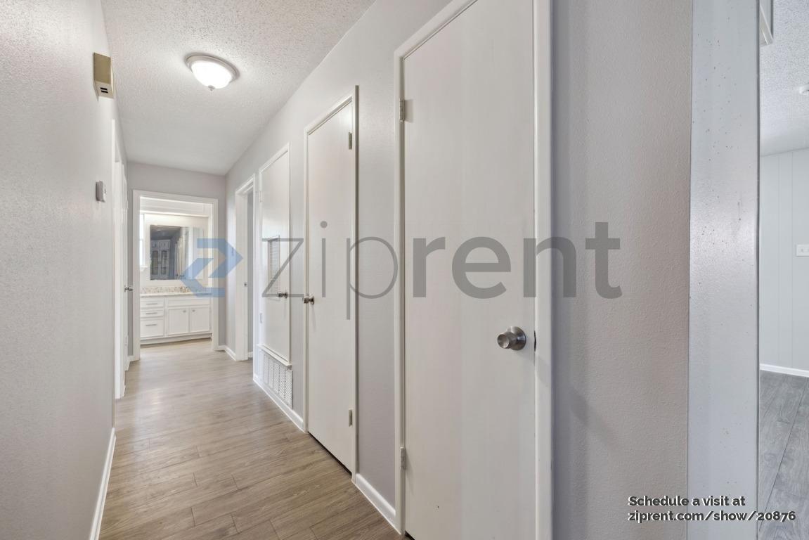Building Photo - 8907 Reininger Dr