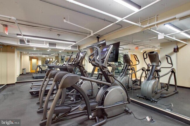 Building Photo - 1808 Old Meadow Rd