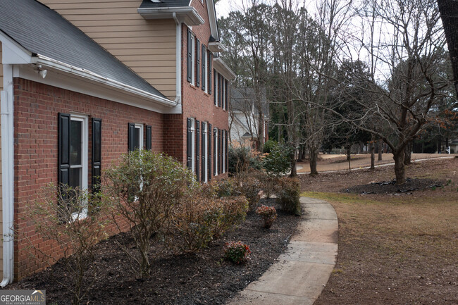 Building Photo - 155 Glenwood Ln