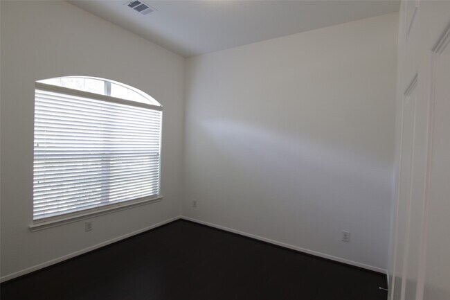 Building Photo - 25118 Hazel Ranch Dr