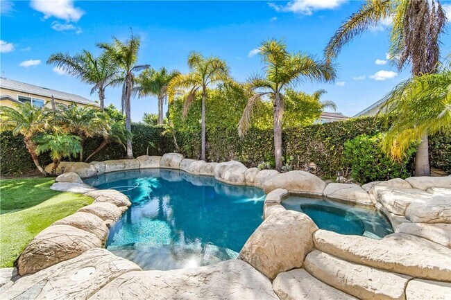 Building Photo - 16293 Wayfarer Ln