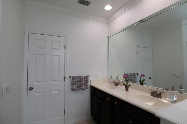 Building Photo - 8248 Tivoli Dr