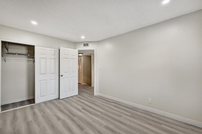 Building Photo - 3336 Quail Close