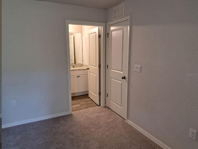 Building Photo - 430 Sherbourne St