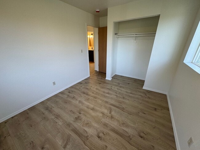 Building Photo - FULLY GUTTED & RENOVATED 4-Bedroom Condo N...