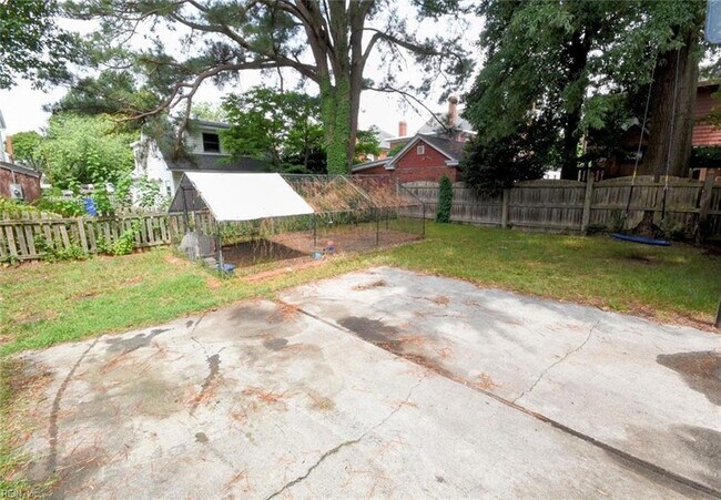 Building Photo - 1330 Monterey Ave