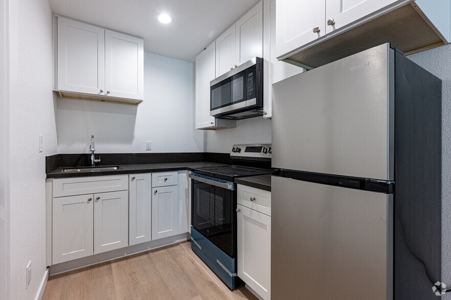 Studio - 324SF - Kitchen - Jade Court