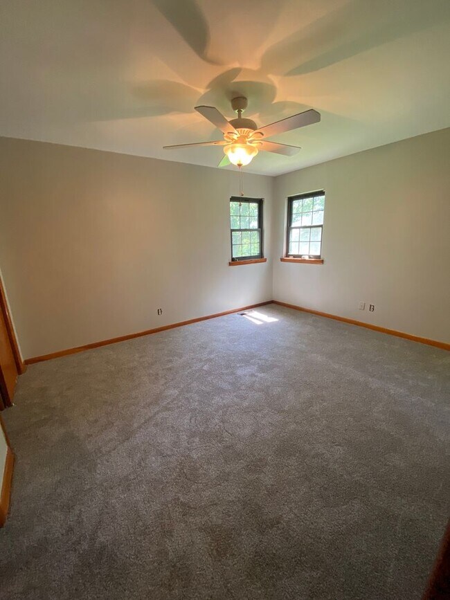 Building Photo - Country Living! Cute 2 bedroom 1 bath home...