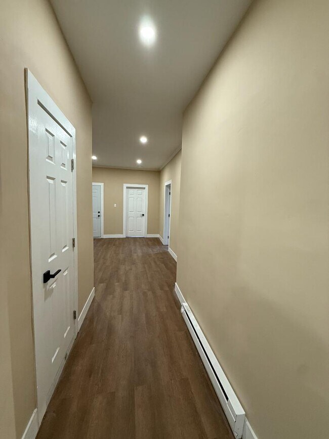 Building Photo - 249 2nd St