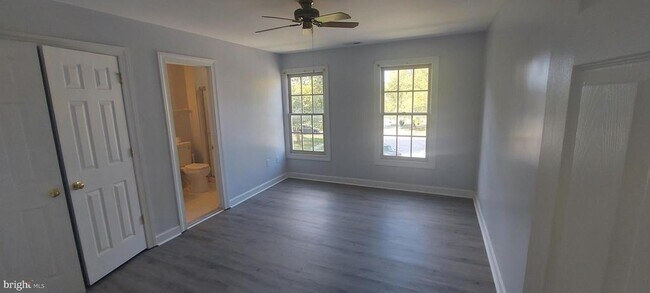 Building Photo - 6135 Fieldcrest Ct