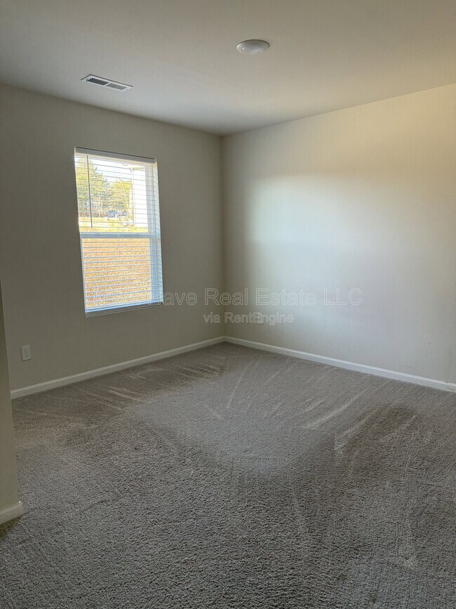 Building Photo - 4814 Stone Dr