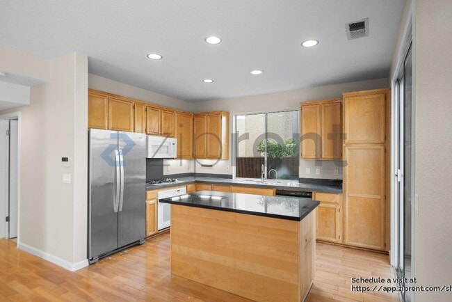 Building Photo - 514 Issac Ct