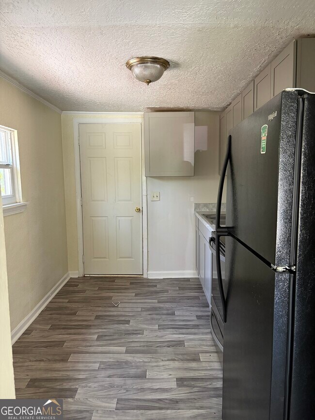 Building Photo - 307 Finley St