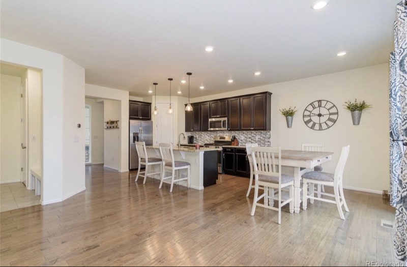 Building Photo - 10474 Evansville St