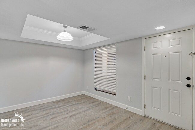 Building Photo - Updated and Spacious 2Bdm 2Ba Home in Prime North Phoenix Location!