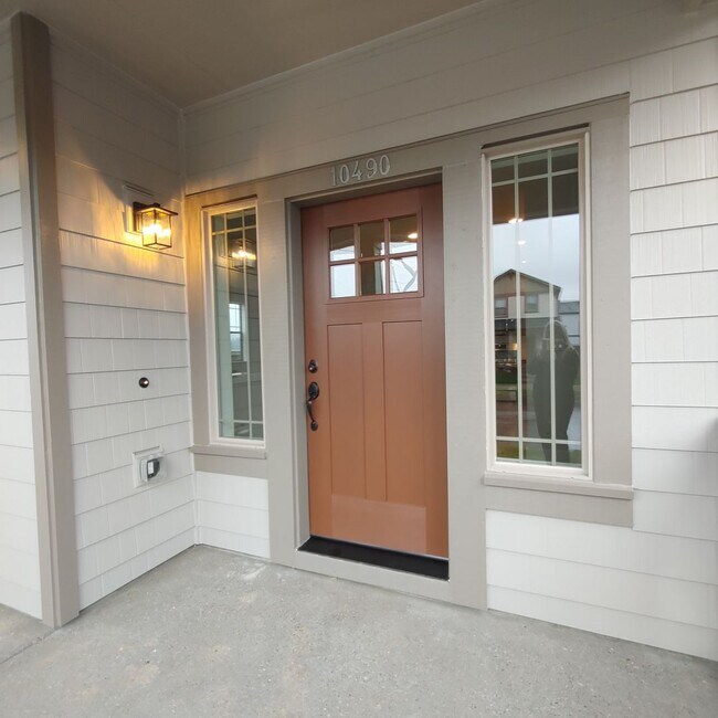 Building Photo - Modern 4BR + AC | Minutes to Hillsboro & High Tech Corridor - Coming Soon!