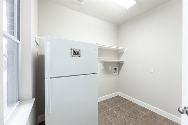 Building Photo - 28506 Woodlark Dr