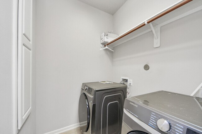 Building Photo - 21738 Sierra Long Dr