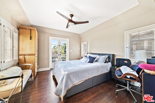 Building Photo - 401 N McCadden Pl