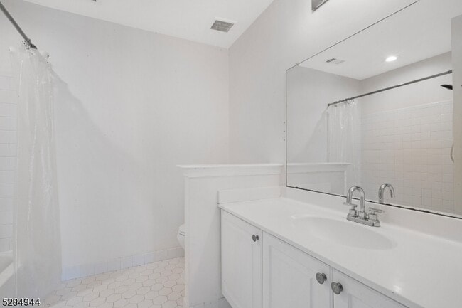 Building Photo - 77 Williamson Ct