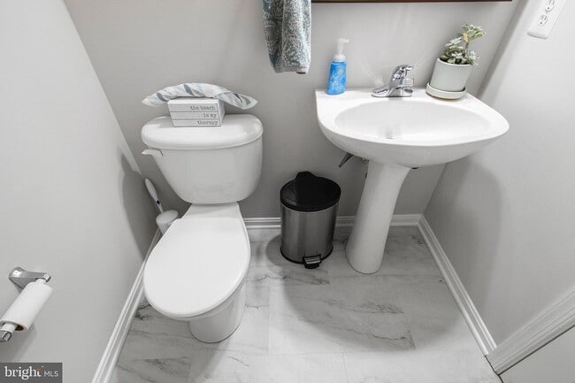 Building Photo - 115 Richard Dr SE