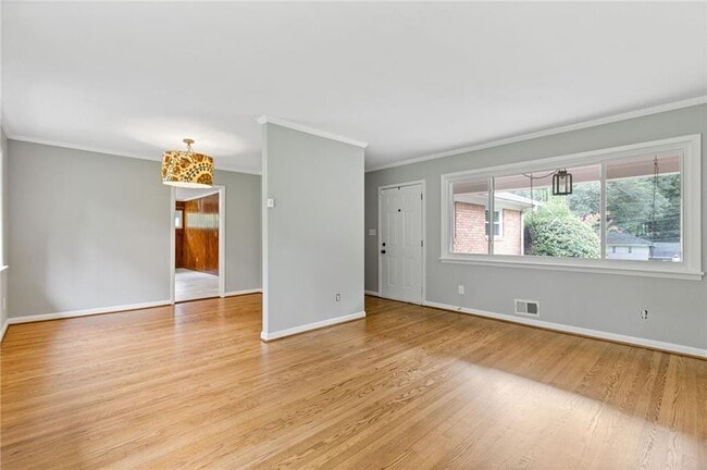 Building Photo - 1435 Thomas Rd