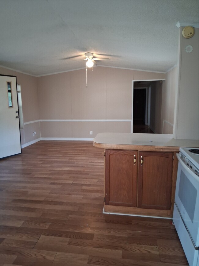 Building Photo - 11797 White Cedar St