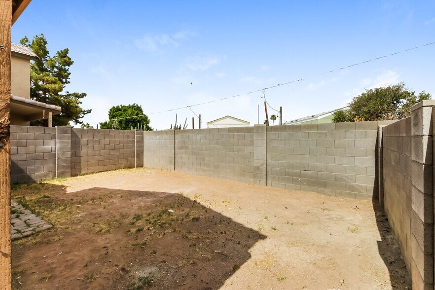 Building Photo - 125 N 22nd Pl