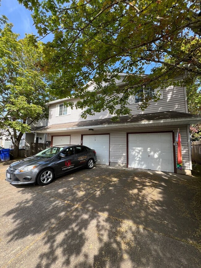 Building Photo - 618 NE 93rd Ave