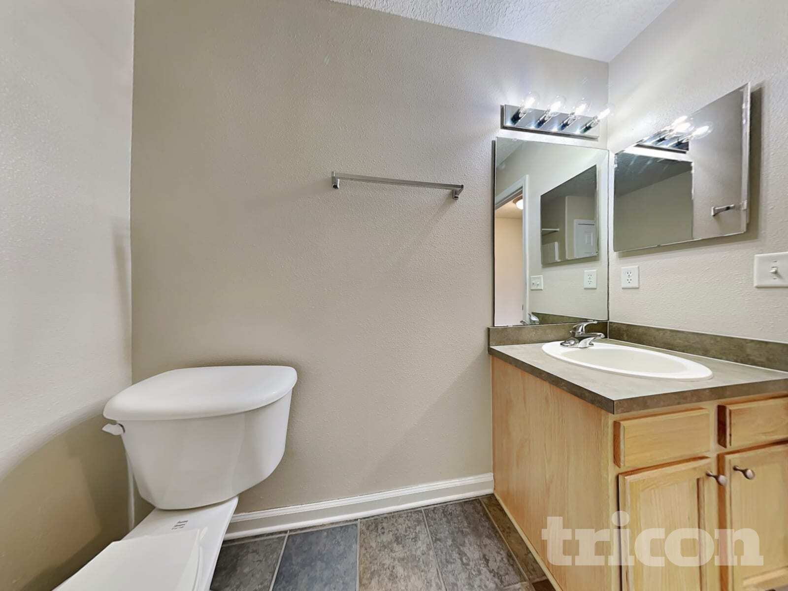 Building Photo - 7134 Beekman Lake Dr