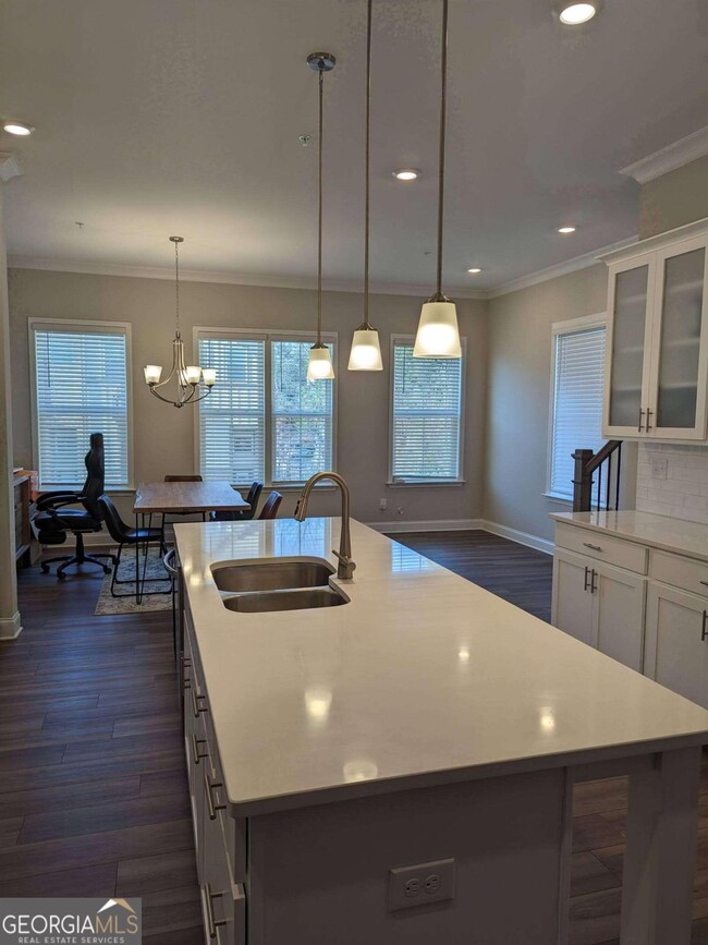 Building Photo - 201 Spike Trl SE