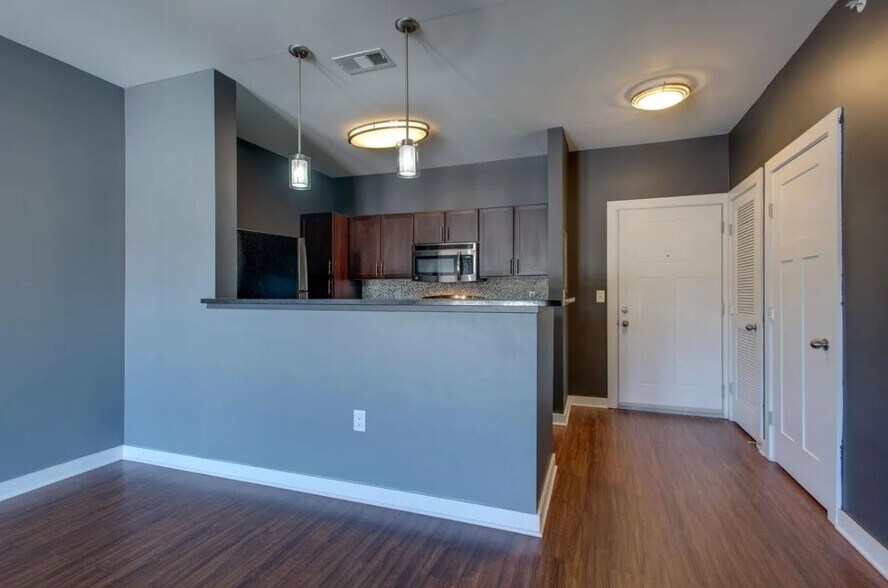 Building Photo - 2197 Nolensville Pike