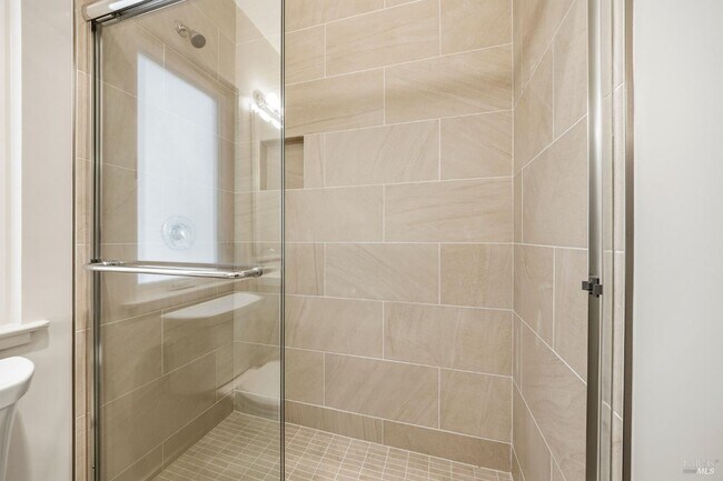 Building Photo - 31 Acacia Ave