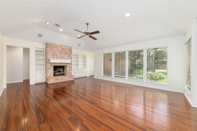 Building Photo - 11838 Riverview Dr