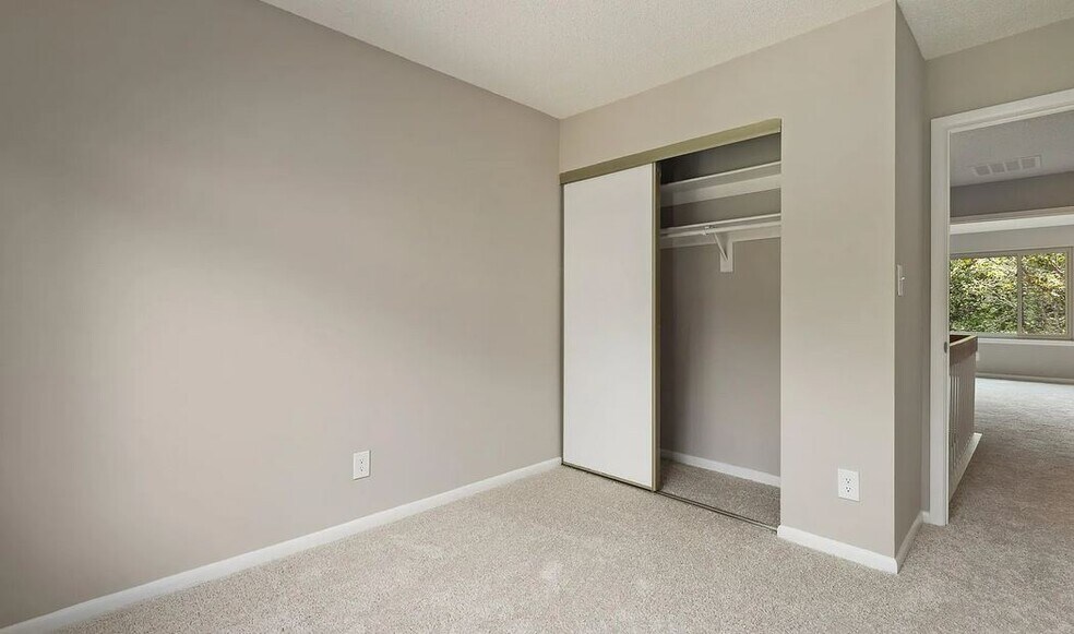 Building Photo - 3085 Bridgeton Ct