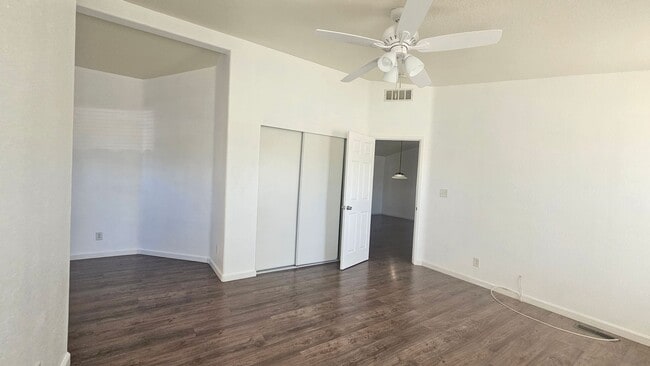 Building Photo - Gorgeous Single Story Home