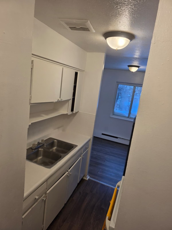 Building Photo - 3265 E 143rd St