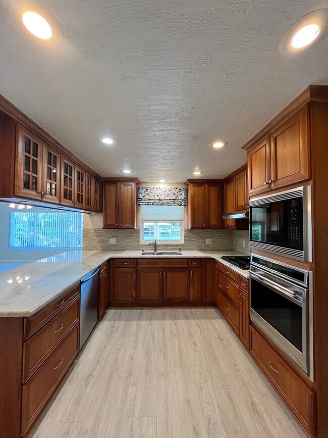 Building Photo - 415 Aruba Ct