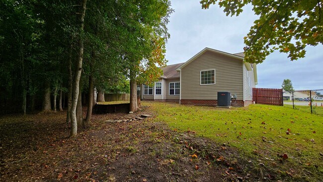 Building Photo - 3 BR 2 BA in Swansboro