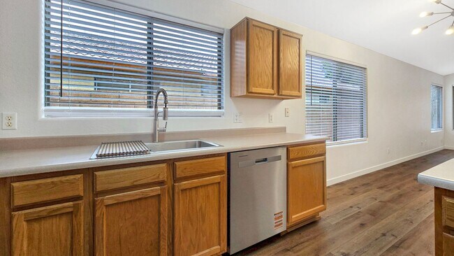 Building Photo - Location! Location! Location! 83rd & Thunderbird