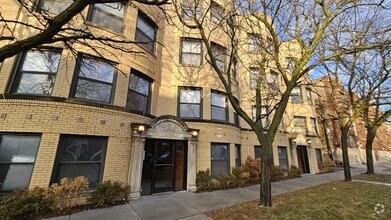 Building Photo - 1 bedroom in Chicago IL 60625